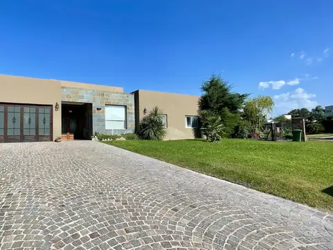 Casa en Haras Santa Maria en venta - Con Piscina - Escriturada - Apta Credito