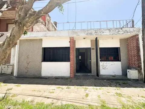Venta Casa dos dormitorios - Av. Pellegrini al 5100