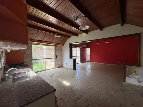 GRAN LOTE CÉNTRICO CON LOCAL, CASA Y SALÓN