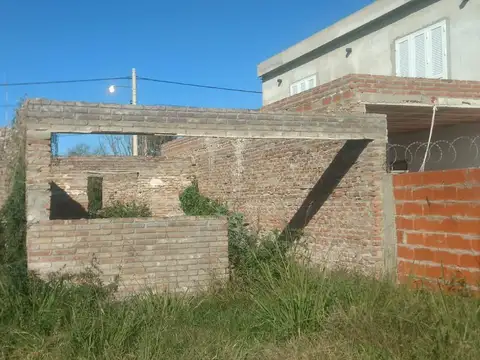 Casa 3 ambientes con 1 baño