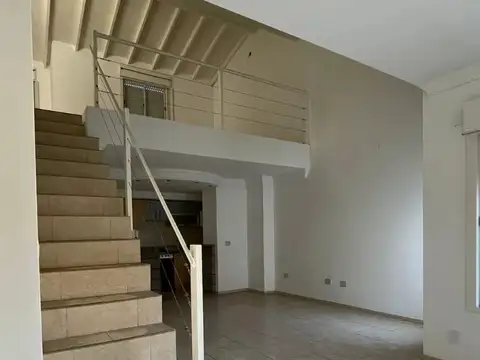 Avenida Emilio Castro 5200, Piso 2
