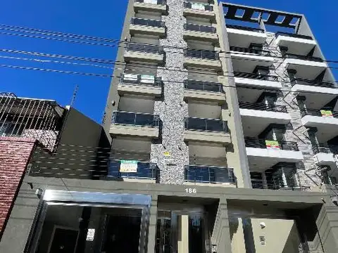 DEPARTAMENTO DE 2 AMBIENTES EN VENTA EN QUILMES CENTRO.