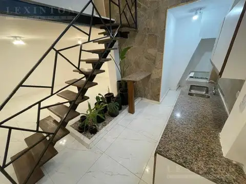 Depto Tipo Casa en Venta de 5 ambientes