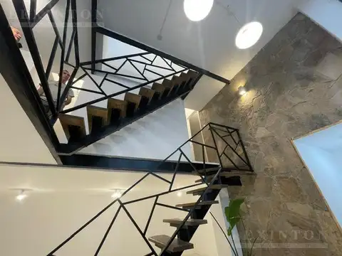 Depto Tipo Casa 5 ambientes con 2 baños