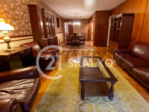 Departamento 6 ambientes con 2 baños