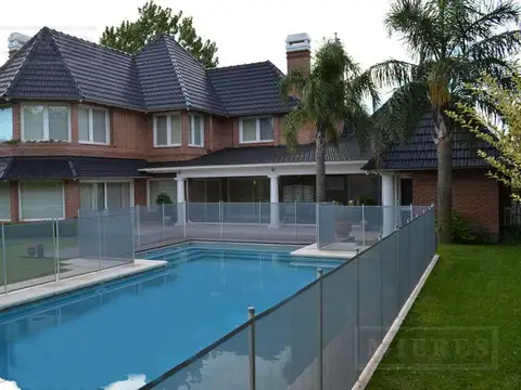Casa en venta sobre lote interno en  La Celina, Maschwitz