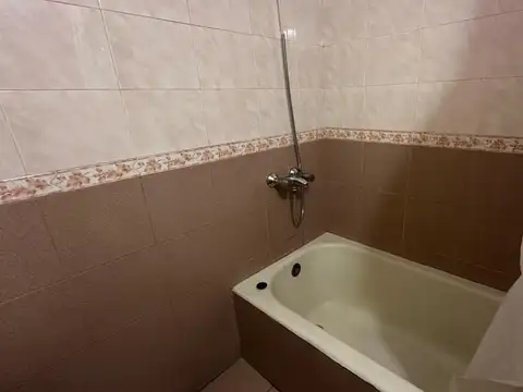 Depto Tipo Casa 4 ambientes con 2 baños