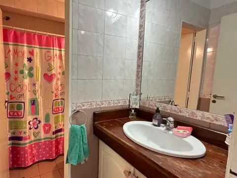 Depto Tipo Casa en Venta en Villa del Parque, USD 195.000