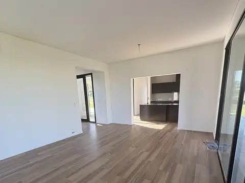 Casa 4 ambientes con 3 baños