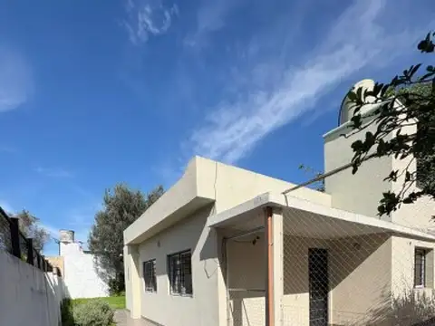 Venta de Casa- 3 ambientes-Fondo-Villa Adelina-San Isidro