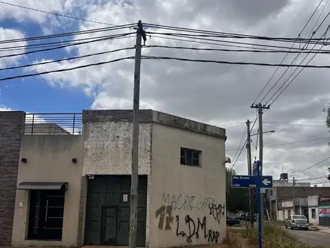 VENTA DE GALPÓN EN LOMAS DEL MIRADOR + ph 2 ambientes, sin expensas! 