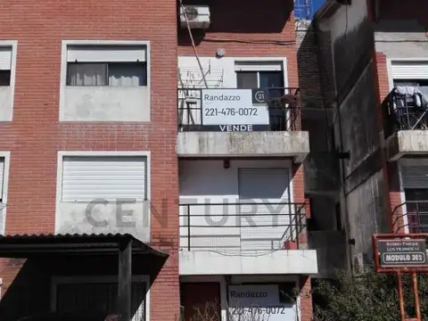 58 E/ 141 y 142 100, Piso 0