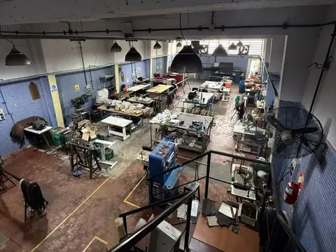 Fábrica / Galpón de 590 m² en Alquiler - Mataderos