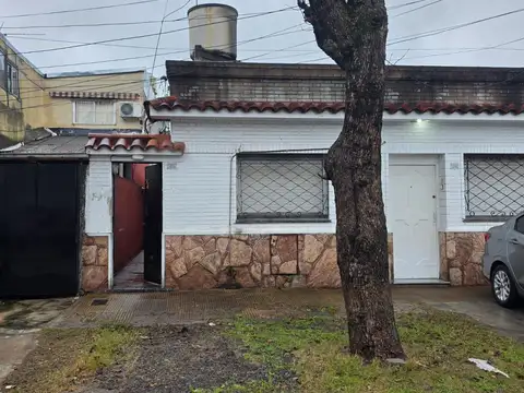 En Venta en San Martin Casa en PH Al Medio de 3 Ambientes F: 10530