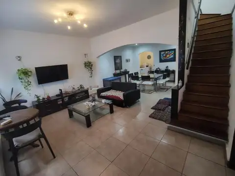 Depto Tipo Casa en Venta de 4 ambientes