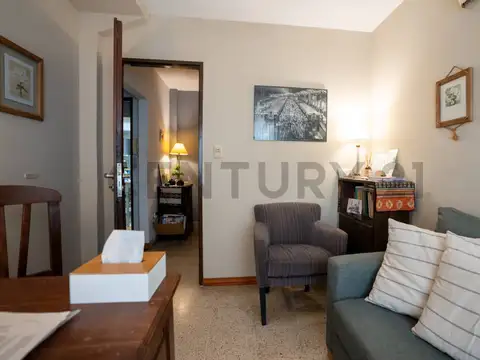 CASA EN VENTA EN TOLOSA - CUATRO DORMITORIOS Y DOS CONSULTORIOS