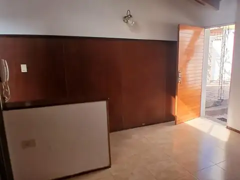 Casa en Alquiler con 1 cochera