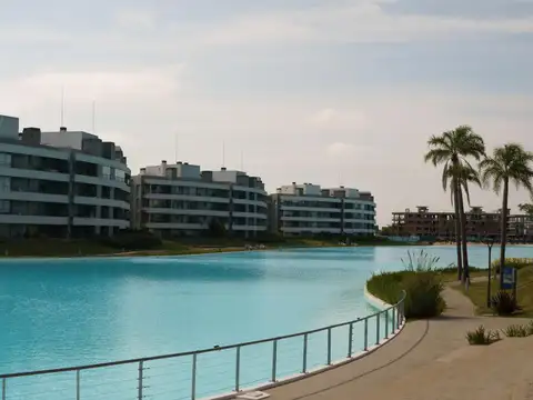 Lagoon Pilar