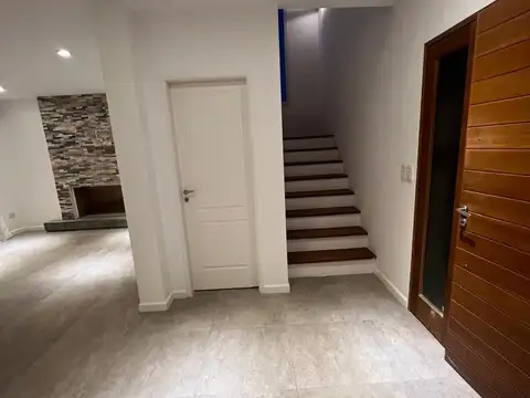 Casa en Alquiler de 4 dormitorios