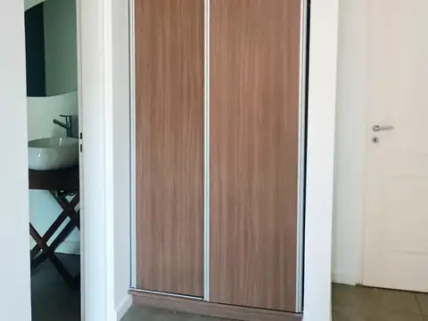 Casa en Alquiler en Puertos - Barrio Vistas, USD 1.800