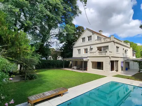 Casa en venta - Acassuso - San Isidro