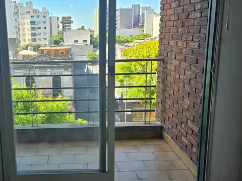 VENTA 2 AMB AL FRENTE CON COCHERA  APTO CRÉDITO