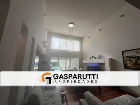 Casa 4 ambientes con 4 baños