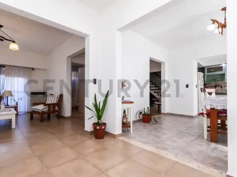Venta de Casa 5 Ambientes en Valentín Alsina, Apto crédito!