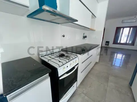 Oficina 5 ambientes con 1 baño