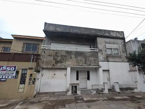CASA DE 6 AMBIENTES EN VENTA