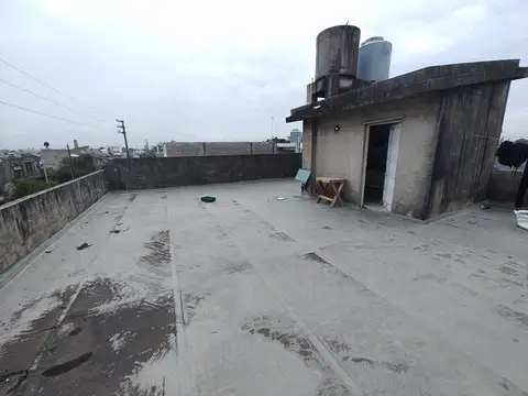 CASA DE 6 AMBIENTES EN VENTA