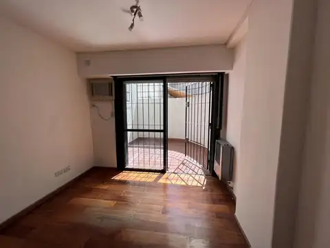 GRAN Monoambiente con PATIO
