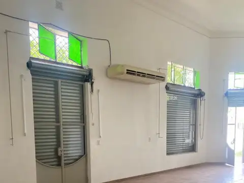 HIPOLITO IRIGOYEN y PARANA 100
