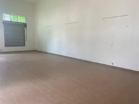 HIPOLITO IRIGOYEN y PARANA 100