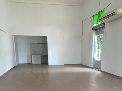 HIPOLITO IRIGOYEN y PARANA 100
