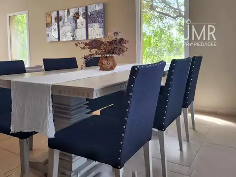 Casa en Venta con 4 cocheras
