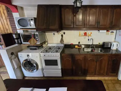 AMPLIO PH DE 3 AMBIENTES CON PATIO, QUINCHO Y TERRAZA EN PLANTA ALTA EN VENTA. SAN ISIDRO