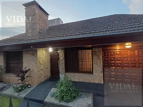 Casa 7 ambientes con 3 baños
