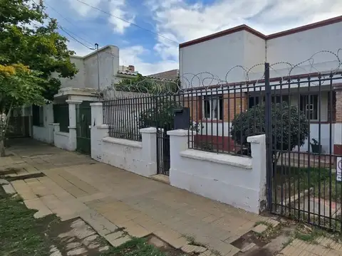 VENTA CASA 2 DORMI A RECICLAR - CENTRO SUR - NEUQUÉN CAPITAL