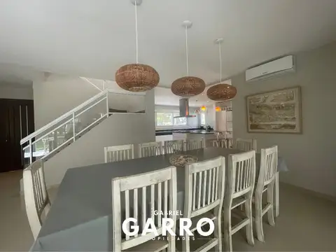 Hermosa Casa en venta - Costa Esmeralda Barrio Privado.