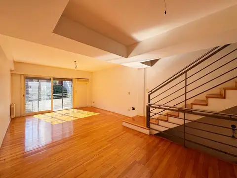 Depto Tipo Casa en Venta de 4 ambientes