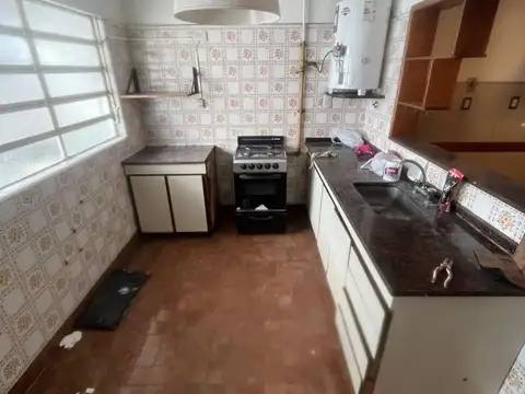 Casa en Alquiler en Ramos Mejía, $ 950.000