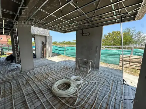 Casa 5 ambientes con 3 baños