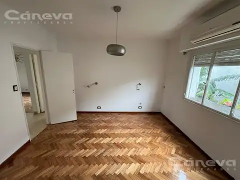 Casa 6 ambientes con 4 baños