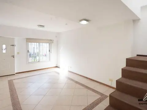 Casa 3 ambientes con 2 baños