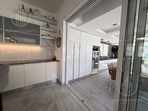 Hermosa  casa en Solar del Bosque