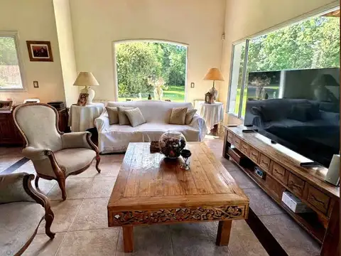VENTA CASA 7 AMBIENTES + LOTE 2700 M2 GOLFERS