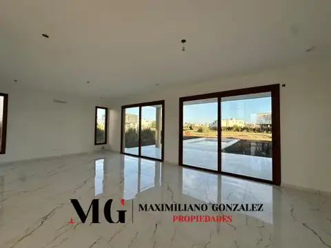 Casa 6 ambientes con 3 baños