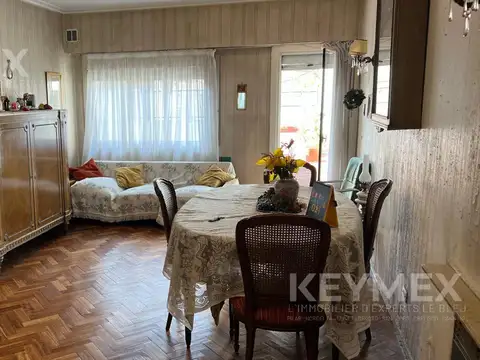 Departamento 3 ambientes, terraza propia. Super luminoso, a pulmón. APTO CREDITO.