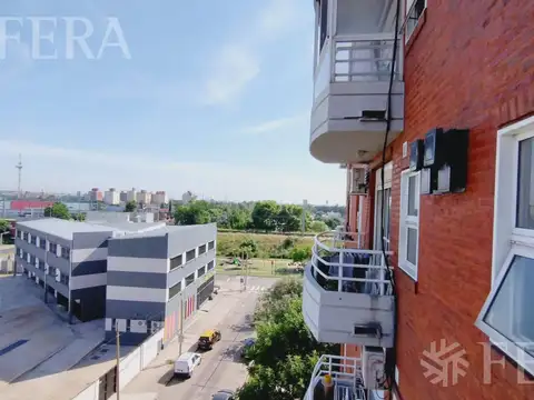 Departamento en Alquiler en Sarandi, $ 450.000